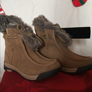☃️LANDS END, NWTIB snow boots, stylish warm❄️⛄️